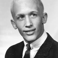 Alden Mead's Instagram, Twitter & Facebook