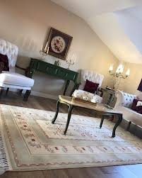 goruntunun olasi icerigi oturma odasi masa ve ic mekan