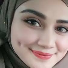 So 'lesung pipit' is a small sized inward shaped which appears when people smiles. Kelebihan Orang Yang Mempunyai Lesung Pipit