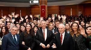 Evlenecek çiftlerden sma testine yoğun ilgi. Baskent Universitesi Nde Mansur Yavas Izdihami