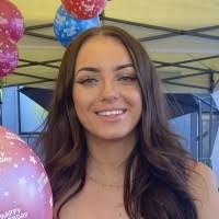 Florence Jennings's Instagram, Twitter & Facebook