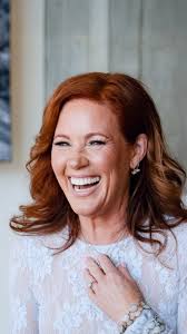 Amber would so approve 💅 Elisa Donovan dished