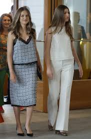 La princesa Leonor como nunca la habíamos visto, su look de fiesta de Sfera  causa sensación | Telva.com