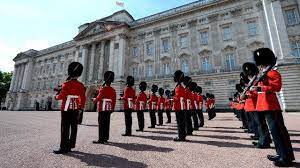 Смена караула у букингемского дворца в лондоне changing of the guard buckingham palace. Changing The Guard At Buckingham Palace Cancelled Special Event Visitlondon Com