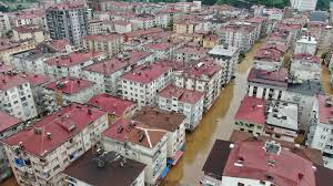 Artvin'in arhavi ilçesinde bugün yaşanan selde dere kenarındaki bir ev sel sularına kapıldı. Wbl5ewnlvwyoxm