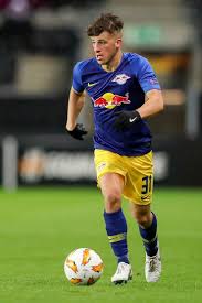 Kai lukas havertz (born 11 june 1999) is a german professional footballer who plays as an attacking midfielder or winger for premier league club chelsea and the germany national team. Leipziger Unverstandnis Dfb Elf Oder Essen Mit Freundin Fussball Lz De