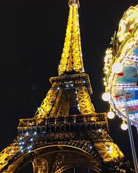 Paris France La Belle Tour Eiffel Ne Cessera Jamais De Me Fasciner Je Peux Passer Devant De Jour Ou De Nuit Elle Me Donne Toujours Un Sentiment Grand Voyager