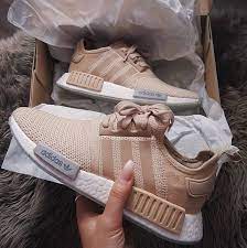 The promo code is valid for multiple usage on orders placed on our local adidas.co.uk on domestic orders only. Sneakerparadies Sneaker Fashion Beauty Und Mehr Adidas Nmd R1 Turnschuhe Damen Adidas Sneaker Damen