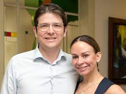 Esposa de Miguel Uribe, María Claudia Tarazona, envía mensaje tras atentado: 'Está luchando, pongo mi fe en Dios' | Red+ Noticias Colombia