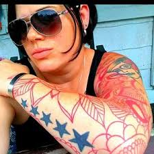 Holly holcomb (@hollywood..._)