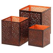 Des photophores artisanales marocain différents modèles et couleurs simple ou incrusté en cuivre ciselé, une gamme de création des artisans marocains passionner par les métiers anciennes. Lot De 3 Photophore Marocain Aleyna 14cm Grand Noir Bougeoir Lanterne Marocaine Pour L Exterieur Au Jardin L Lanternes Marocaines Decoration Maison Lanterne