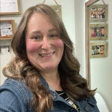 Anna Mauney's Instagram, Twitter & Facebook