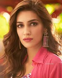 Kriti sanon's movie opposite alleged beau, sushant singh rajput, rajput might not have created enough magic on the big screen. Instagram Post By Kritisanon Apr 8 2019 At 5 32am Utc Bollywood Hairstyles Most Beautiful Indian Actress Beautiful Indian Actress