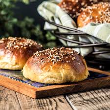 Nutritional yeast has only 2 grams of net carbs for a 1/4 cup (15g) serving in addition to being high in protein. Best Keto Yeast Burger Buns Tasty Low Carb