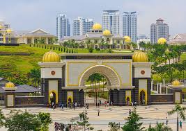 It is located along jalan eaton next to istana perlis is istana siraj , another property belonging to the raja of perlis. Tour Singapore Malaysia 5n4Ä' Khach Sáº¡n 3 4 Khá»Ÿi Hanh Hang Tuáº§n Kuala Lumpur Singapore Malaysia Future Buildings