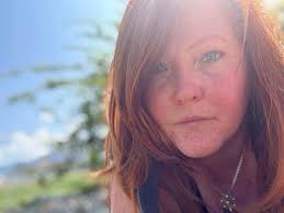 This is 850+ Hillcrest Elementary School students and staff members who are  committed to Choosing Kind! They are wearing Choose Kind shirts that  benefit the Children's Craniofacial Association #choosekind #WeAreLSSD