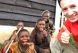 Nel 2020 l'ambasciatore attanasio e la moglie zakia avevano vinto un premio per il loro impegno per la pace. 9gsvo8ktwynqlm