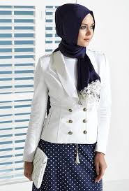 Войдите на сайт или зарегистрируйтесь, чтобы связаться с. Padu Padankan Gaya Hijabmu Agar Lebih Stylist Saat Ke Kantor Tampil Cantik