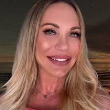 Susanna Jacobs's Instagram, Twitter & Facebook