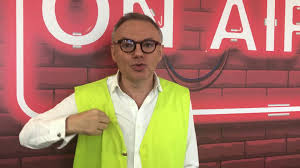 Selon le site blocage17novembre.com, déjà 650 rassemblements sont prévus dans toute la france. Video Samedi 17 Novembre Je Porterai Ce Gilet Jaune L An Tele Star