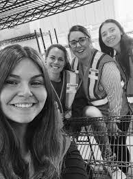 Amanda Bustillo's Instagram, Twitter & Facebook