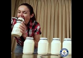 Look At This Speed Eating Champ Wolf Down 3 5 Large Jars Of Mayonnaise In 3 Minutes Boing Boing