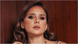 نشرت الفنانة نيللي، صورة لها عبر الإنترنت، وهي برفقة المصور كريم فاروق. Ù†ÙŠÙ„Ù„ÙŠ ÙƒØ±ÙŠÙ… ØªØ³ØªØ¹Ø¯ Ù„Ø²ÙˆØ§Ø¬ Ø«Ø§Ù„Ø« Ø¯ÙˆÙ† Ø­ÙÙ„ Ø²ÙØ§Ù
