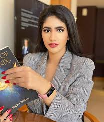 Pin By Reelstar On Noor Stars In 2020 Fashion Celebrities Wearable
