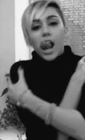 Guyism bynes cyrus GIF en GIFER