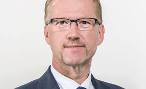 2001 9 jahre 8 monate. Geschaftsmodell Der Dz Privatbank Unterliefert Deutlich