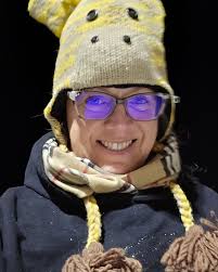 I'm HERE WE ARE OPEN Tuesday 1/07/25 DARIN dropped me off, so there is no  car outside to show I'm here!!