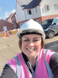 Customer hand over meetings yesterday with Daniel Hemsworth I think I stood  out in my pink hi vis! 😜