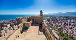 Ático de dos dormitorios, dos baños (uno de ellos en suite). Vuelven Las Noches Del Castillo De Cullera Valencia Extra