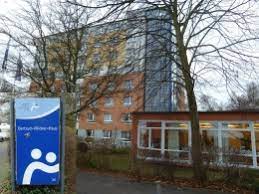 Es liegt zentral eingebunden in den ort mit seinen geschäften, aber auch in unmittelbarer nähe zur ostsee. Gertrud Volcker Spd Geschichtswerkstatt