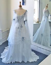 Reminds Me Of Robin Hood And Maid Marion Ballkleid Brautkleid Braut