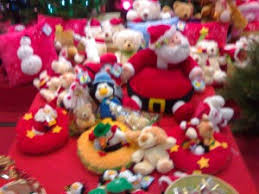 Pada bulan desember perayaan natal sudah dimulai di berbagai gereja memberikan ucapan secara langsung adalah cara yang cukup baik karena bisa membangun emosi untuk kedekatan dengan keluarga atu sahabat. Kado Natal Buat Mertua Mama Via Kompasiana Halaman All Kompasiana Com