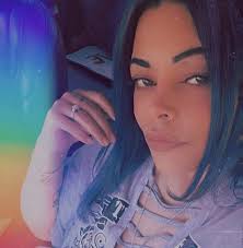 Para que tus perritos tomen agua 🐶🥰 Mi abuelito en Puerto Rico le hizo  esta belleza a mami para que la perrita tome agua. Le sugerí cuando  estuvimos de vacaciones que los