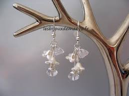 Dans la boutique en ligne may's ange, vous trouverez de quoi vous vêtir de la tête aux pieds à petit prix. Boucles D Oreilles Mariage Ivoire Champetre