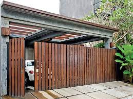 Selain berfungsi sebagai pembatas dan pelindung rumah, pagar juga memberi fungsi keindahan bagi rumah anda. 57 Ide Desain Pagar Kayu Minimalis Terbaik Untuk Rumah 2020