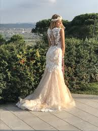E' molto usata negli abiti da cerimonia e negli abiti e accessori per la sposa. Abito Da Sposo A Sirena Abiti Da Sposa A Sirena Abiti Da Sposa Abiti Da Sposa E Acconciature