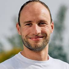 Louis Noel's Instagram, Twitter & Facebook