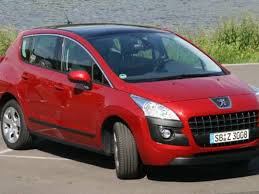 The peugeot 3008 is a compact crossover suv unveiled by french automaker peugeot in may 2008, and presented for the first time to the public in dubrovnik, croatia. Crossover Peugeot 3008 Im Test Auto Motor At