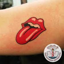 The patch on the right is one of various logos for the argentine rock band, la 25, whose name was. Rolling Stones Tattoo Rollingstonestattoo Rolling Stones Tattoo Armtattoo Color Colortattoo Oldschool Stone Tattoo Rolling Stones Tattoo Mouth Tattoo