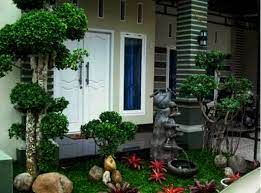 Anda harus paham cara menata bunga atau tanaman, pemilihan tanaman yang tepat, termasuk layout taman; Cara Menata Taman Kecil Di Depan Rumah Informasi Utama