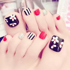 Black And White Striped Toe Nails Fashion 24pcs Black White Stripe Style Toe Nails Red Sliver With Flower Pattern Full Cover Finished Feet Patch Faux Ongels Cute Toe Nails Toe Nail Art Trendy Nails