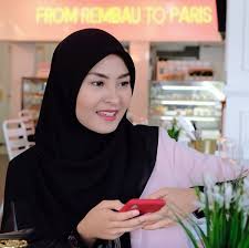 Asal atau tempat lahir : Biodata Wany Hasrita Penyanyi Lagu Menahan Rindu Iluminasi