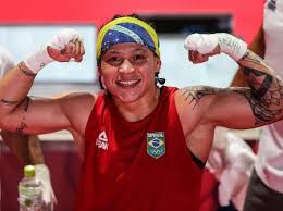 Mayra aguiar é bronze e faz história no judô, e rafael buzacarini é eliminado; Qb44l2lorlfwlm