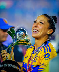 dalia gomez (@daliuxkiss)