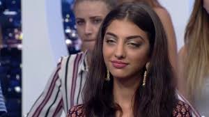 Το διάσημο μοντέλο, όμως, αυτή την φορά στην. Biky Kagia Xalarwste Ligo Prepei Na Katebeite Apo To Kalami Youtube