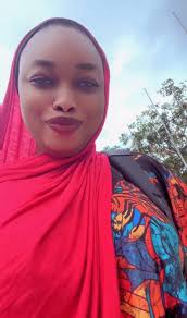 See me entering the ministry of foreign affairs like one of their directors  😂💔 is the energy and confidence that count o 😂🤦🏻‍♀️🙄